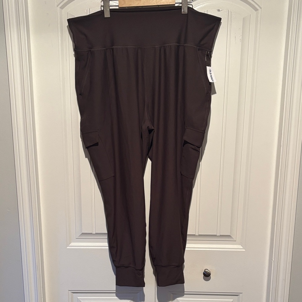 Old Navy Women's Dark Brown Cargo Joggers